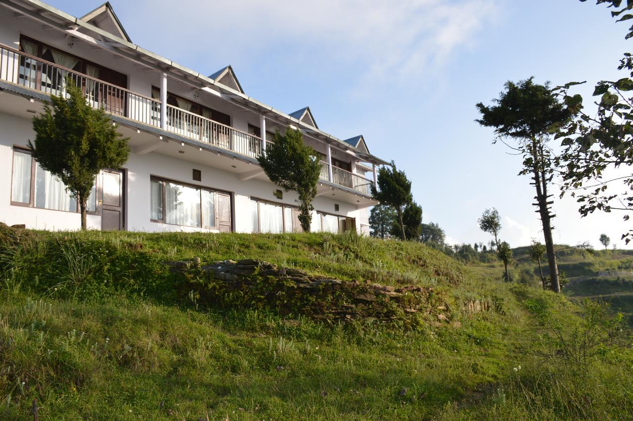 Alpine Chalet Resort Mukteshwar Bagian luar foto